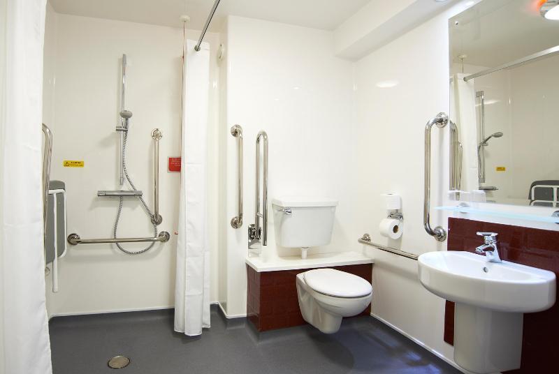 Travelodge London Richmond Central Exterior foto